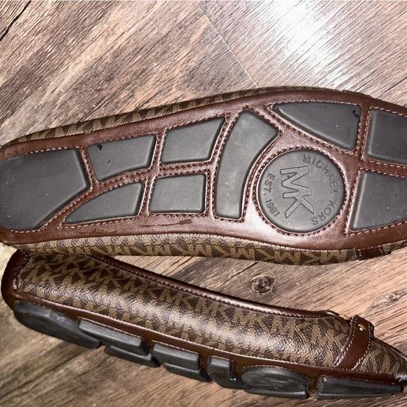 Michael Kors Logo Flats🤎 - Picture 9 of 12
